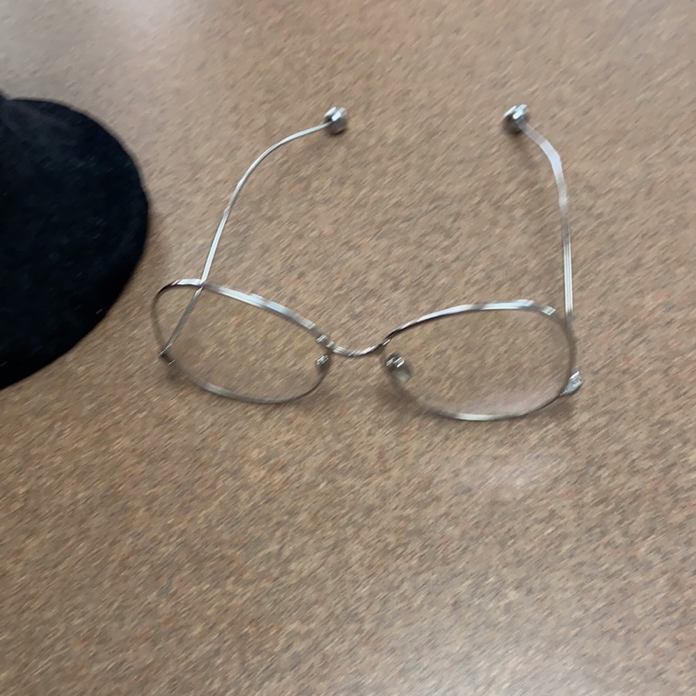 Uniquely Designed Eye Glass Frames - image 5